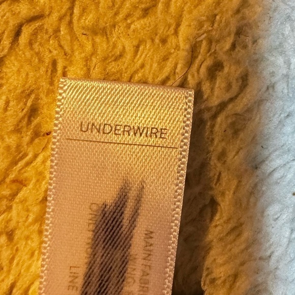 Livi Active High Impact Underwire Sports Bra - Picture 8 of 8